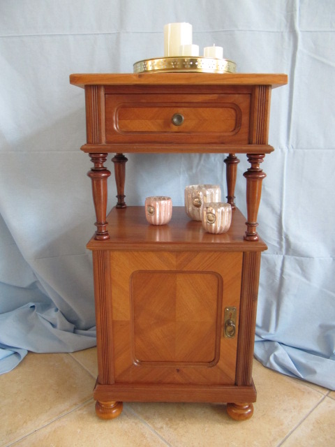 Beistellschrank um 1870