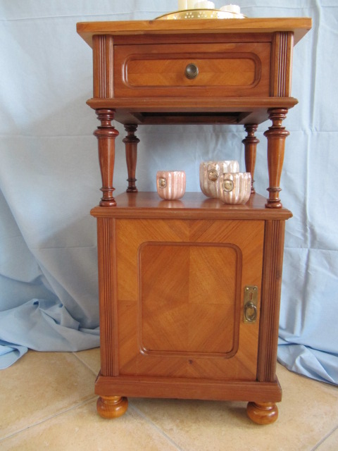 antiker kleiner Schrank um 1870