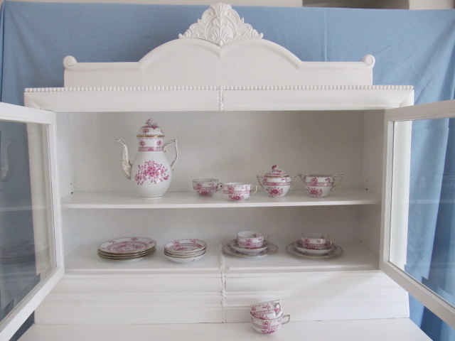 antiker Buffetschrank im chabby look