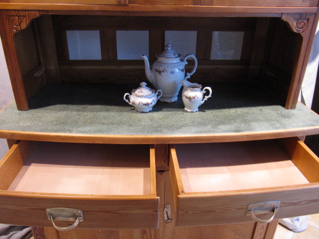 Buffet fertig restauriert