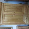 Antiker Biedermeier Weichholzschrank mit Holzböden