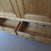 Antiker Biedermeier Weichholzschrank mit Holzböden – Bild 3