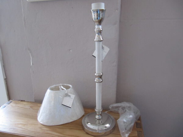 Edle Lene Bjerre Tischlampe in weiss mit silber – Bild 3