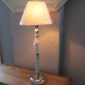 Edle Lene Bjerre Tischlampe in weiss mit silber